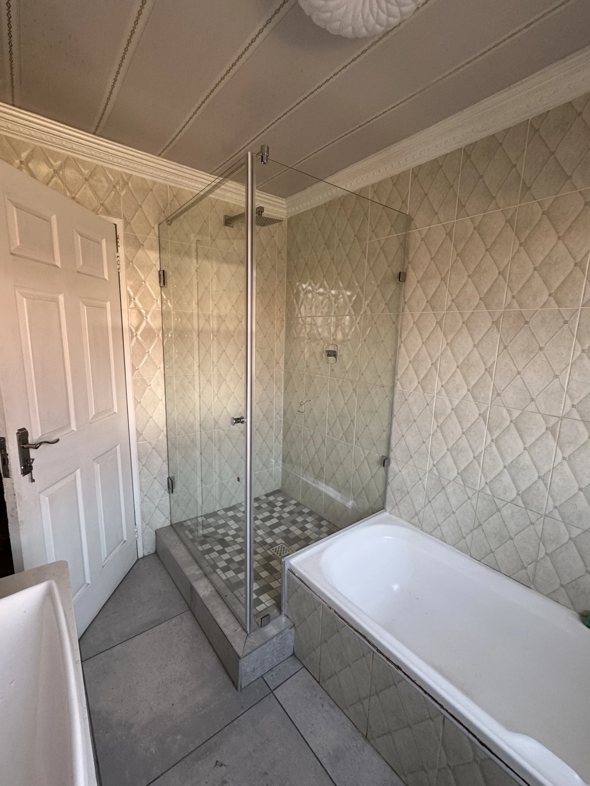 Frameless Showers